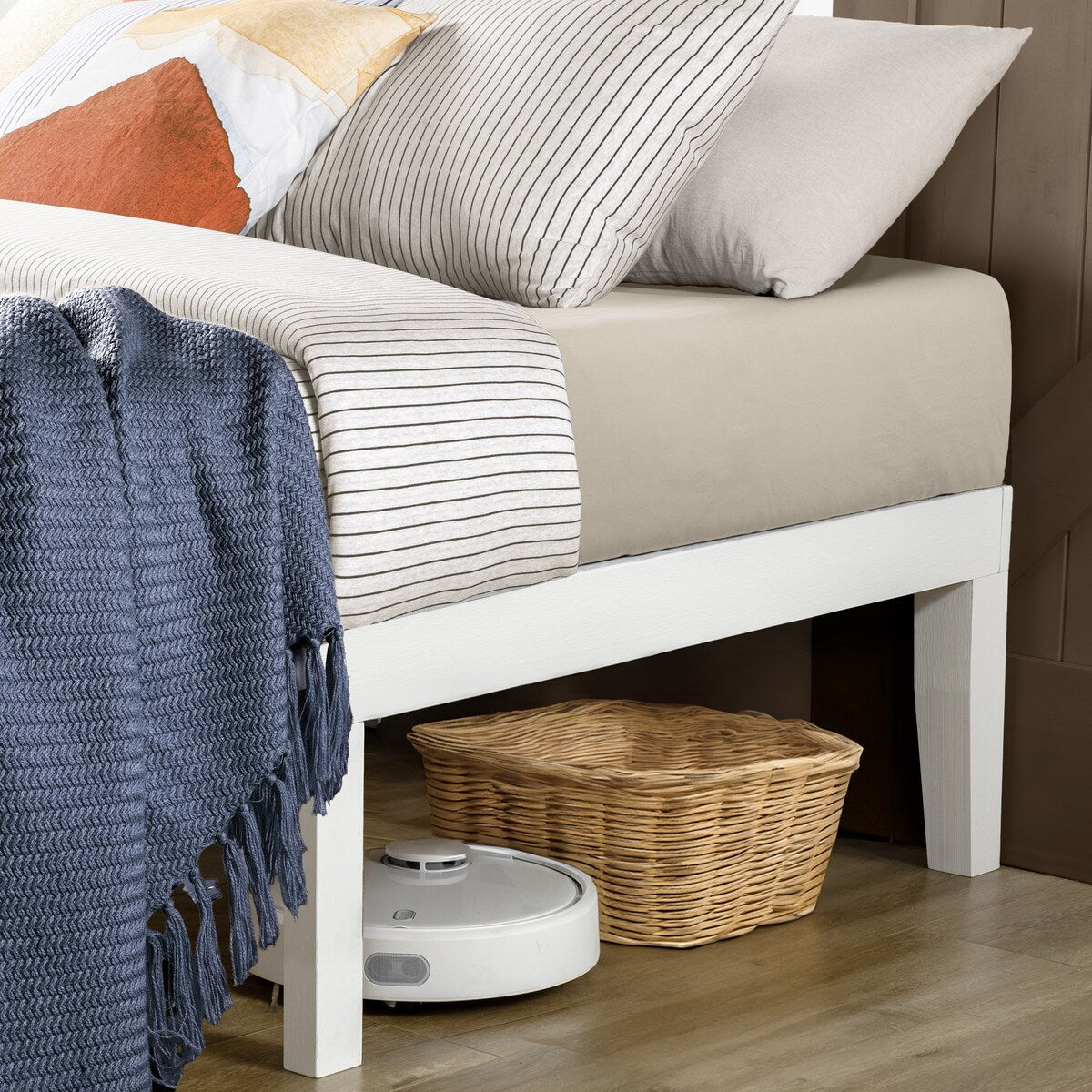 Cadre de lit plateforme classique en bois massif de 16 pouces, disponible en plusieurs finitions