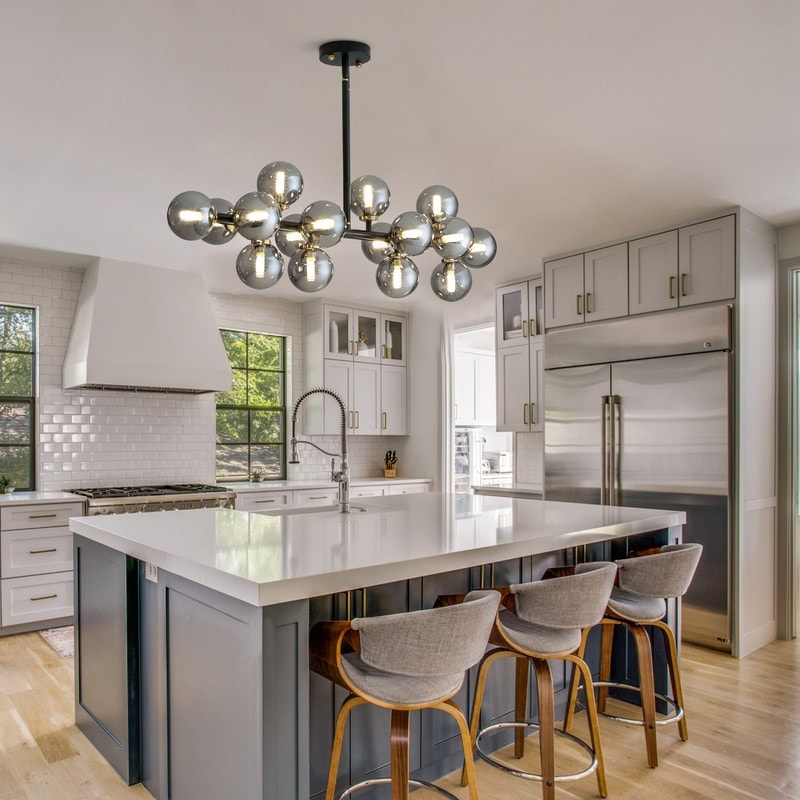 Lustre linéaire moderne du milieu du siècle de 101,6 cm (40 po), suspension Sputnik en laiton doré à 16 lumières avec globe en verre dépoli pour salle à manger