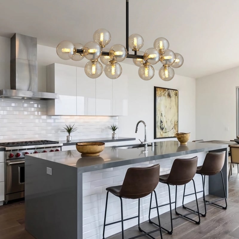 Lustre linéaire moderne du milieu du siècle de 101,6 cm (40 po), suspension Sputnik en laiton doré à 16 lumières avec globe en verre dépoli pour salle à manger