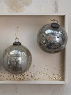 Ornements en verre mercurisé gravé 