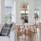 Lustre tambour moderne bohème à 8 lumières, grand modèle de 61 cm (24 pouces), en tissu tissé à la main, forme sablier, coloris or/noir, idéal pour salle à manger/salon.