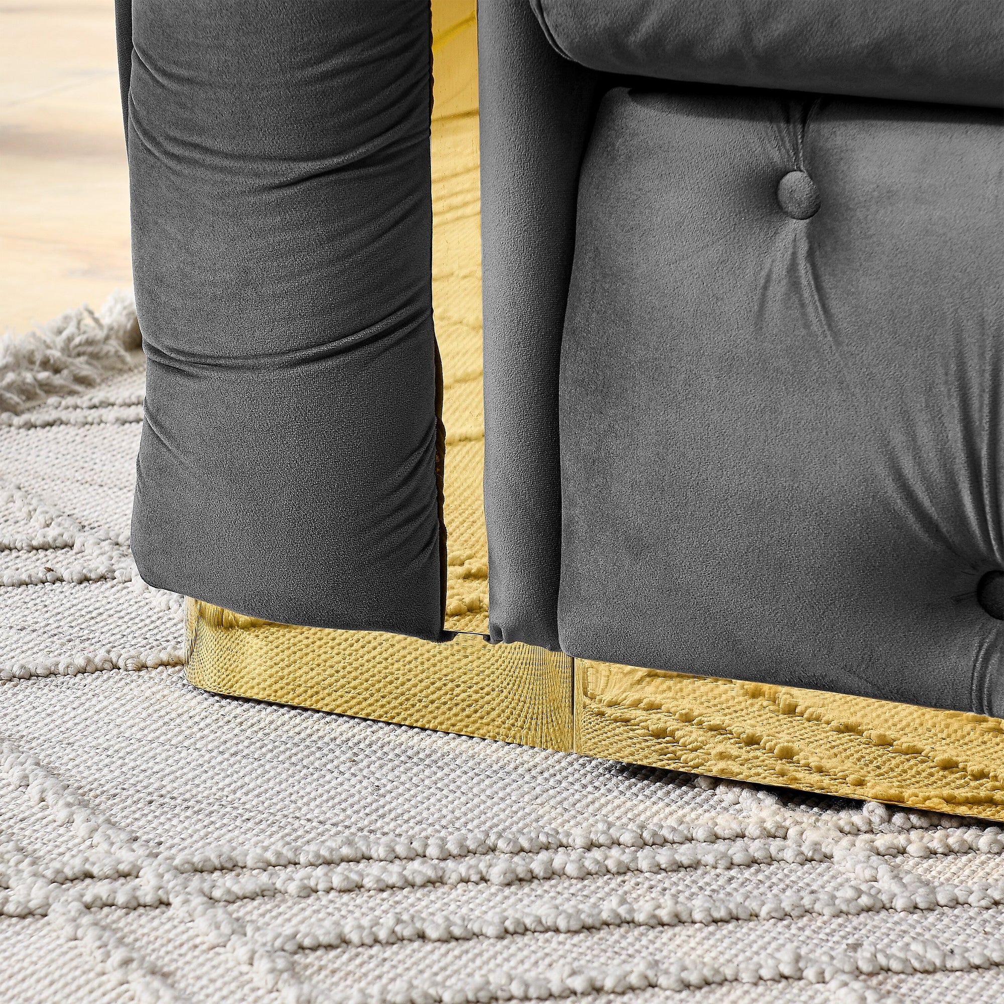 Canapé 3 places en velours 90.6 avec 2 coussins haute densité, accents dorés et oreillers