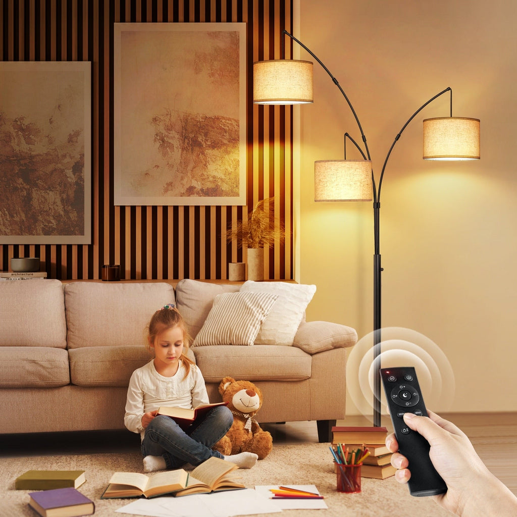 Lampadaire LED arqué à 3 lumières, moderne et noir, à intensité variable.