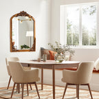 Miroir sur pied arqué en bois massif sculpté