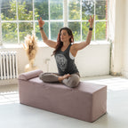 Chaise longue convertible Avana Kami / Yoga et massage - Pouf 2 en 1 avec fauteuil de yoga dépliable dissimulé, Microvelours - Non disponible