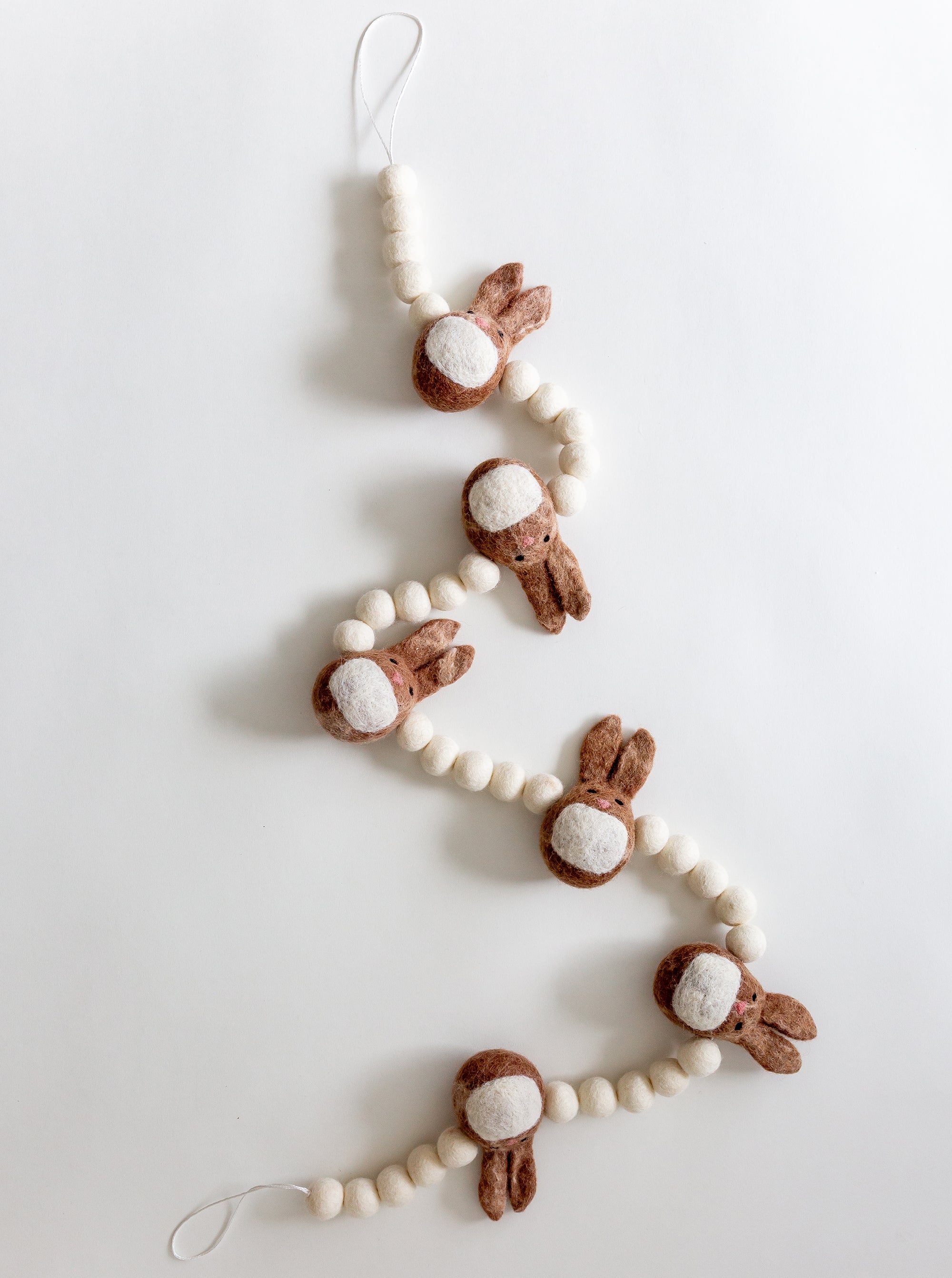 Guirlande de lapins en feutre