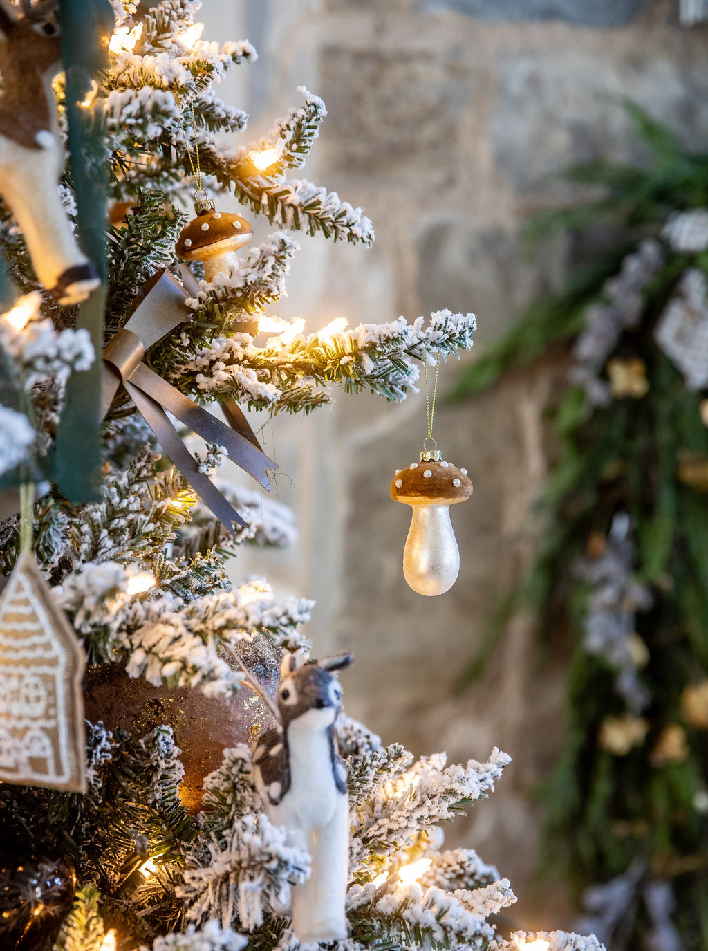 Ornements de champignons perlés