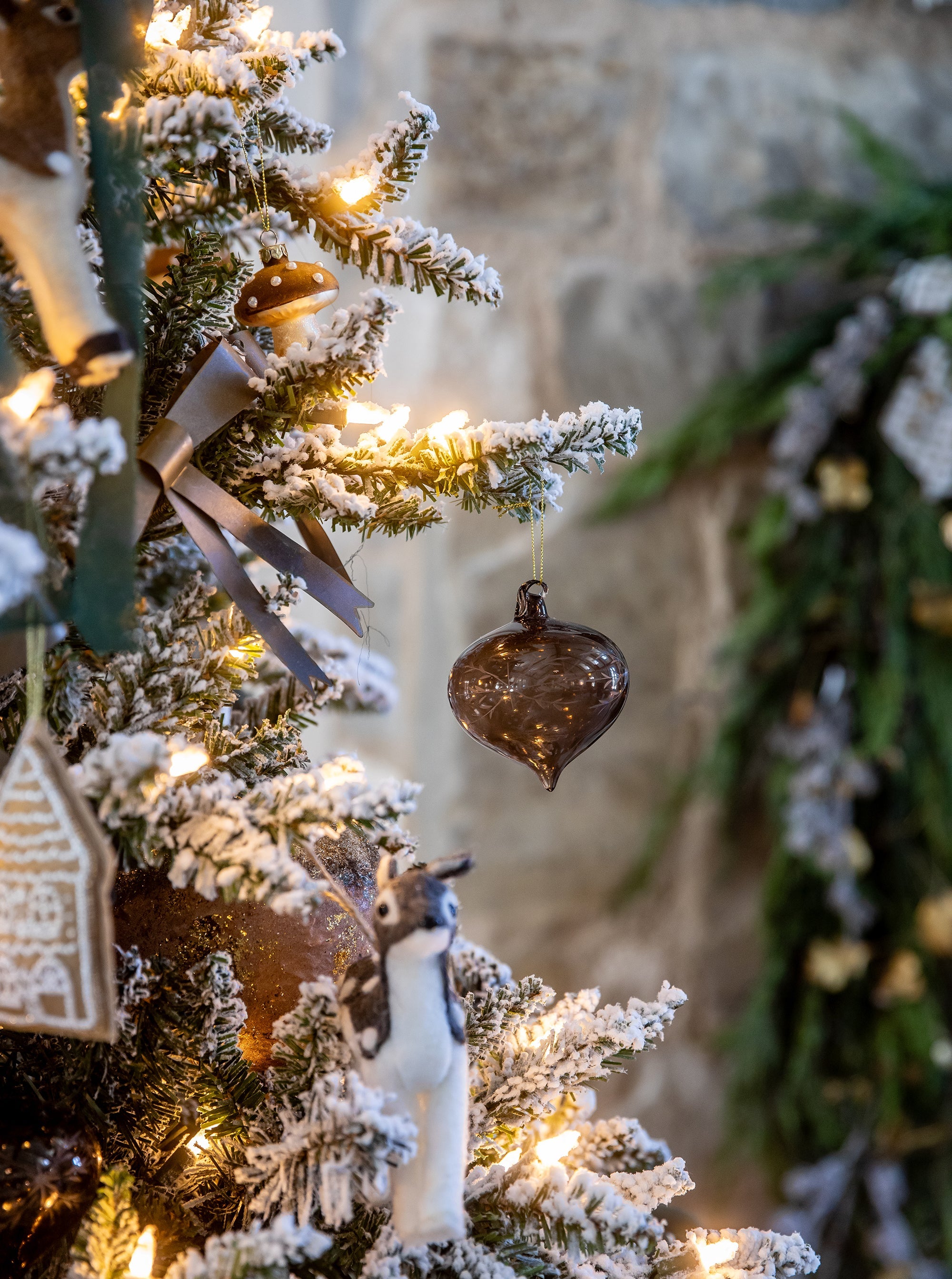 Boule de Noël en verre gravé