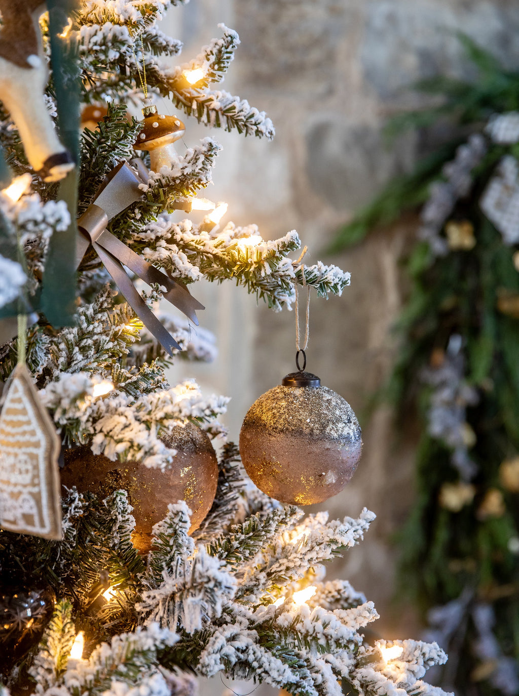 Ornement en bronze texturé