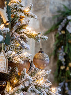 Ornement en bronze texturé