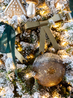 Ornement en bronze texturé