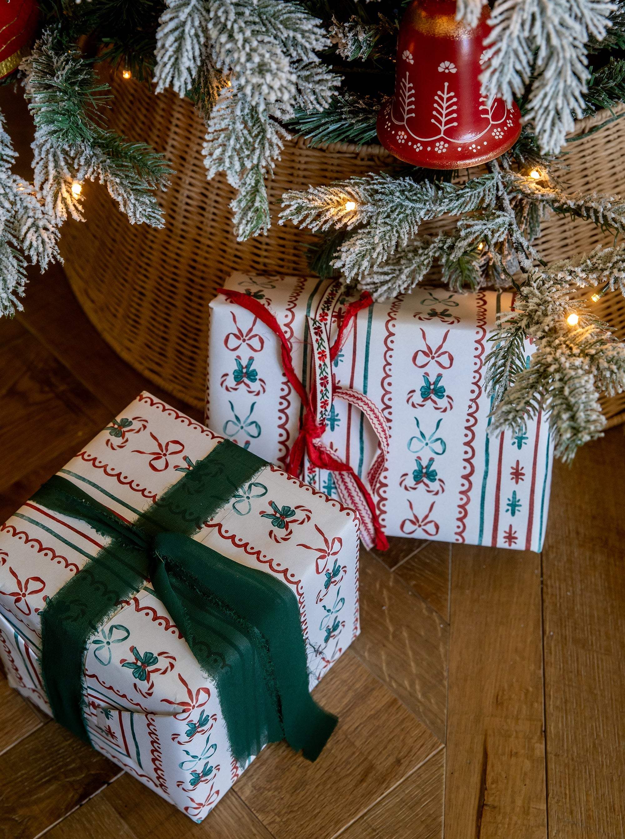 Papier cadeau à rayures de Noël
