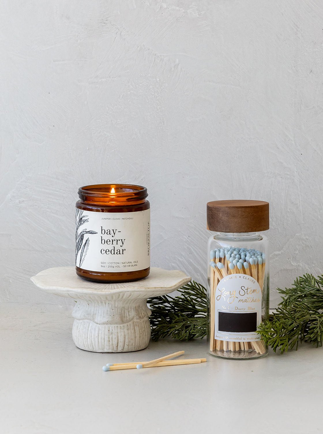 Bougie au cèdre et aux baies de laurier