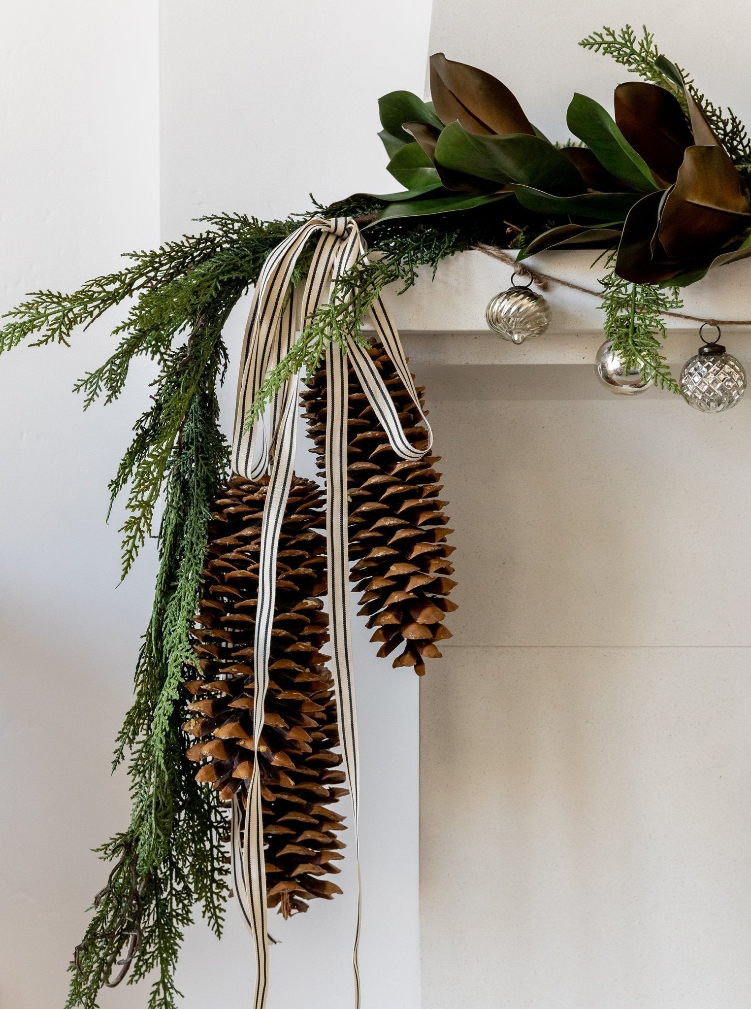 Ruban noir à double rayure