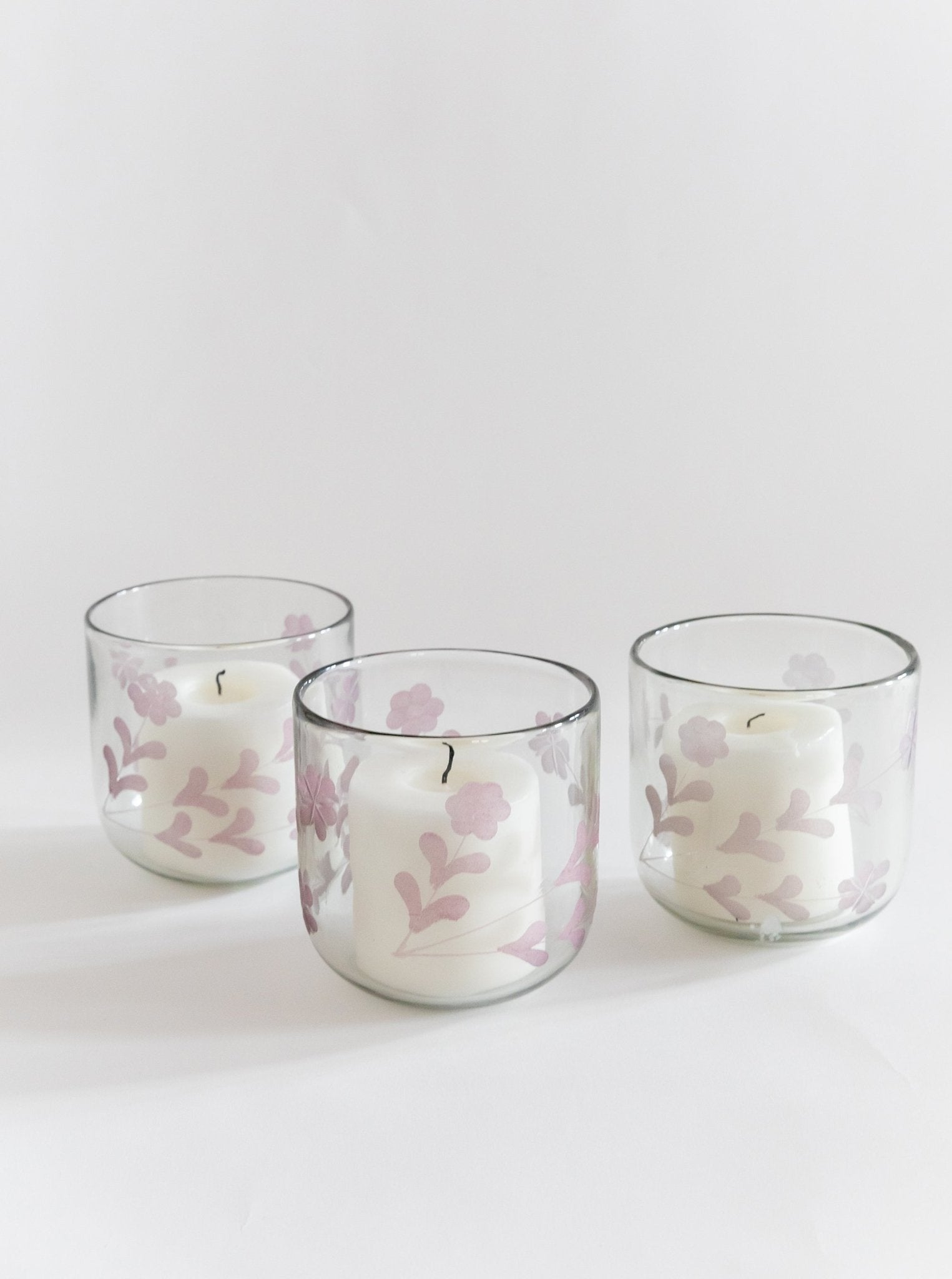 Votive à pétales gravés