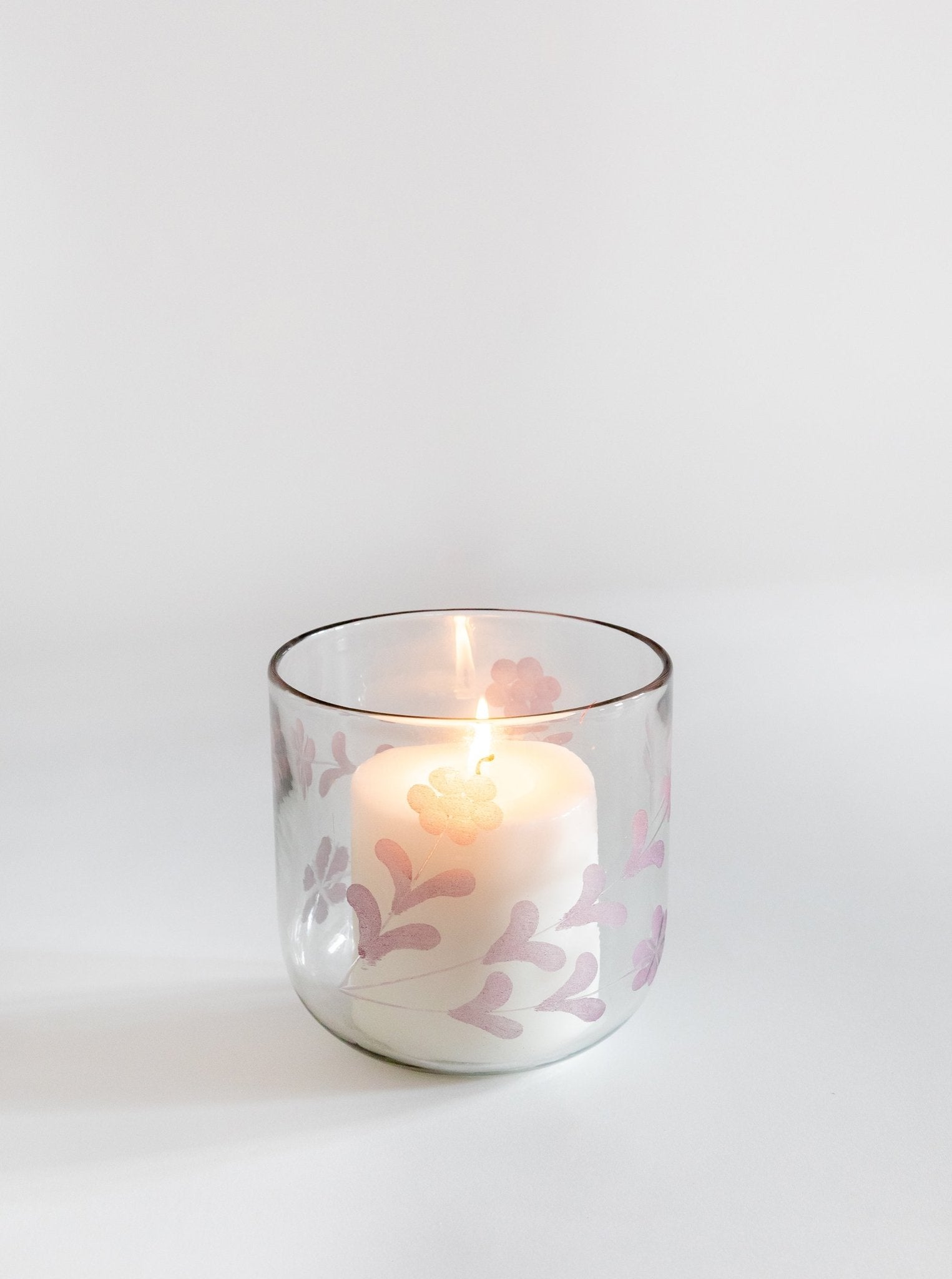 Votive à pétales gravés