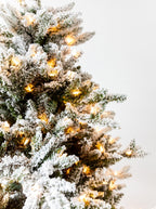 Sapin artificiel floqué pré-illuminé de 2,3 m