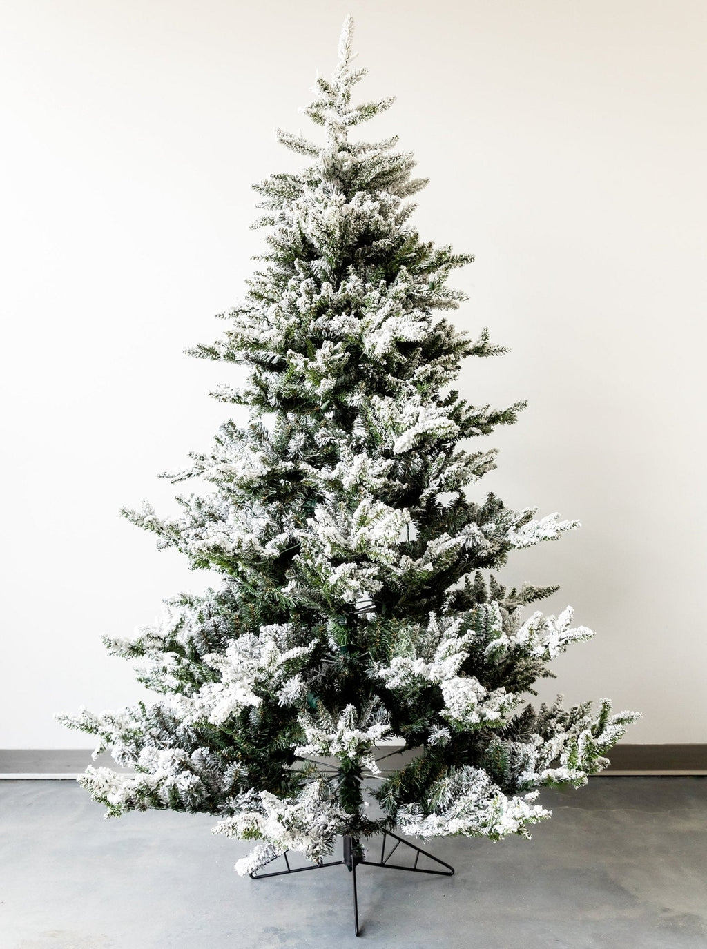 Sapin artificiel floqué pré-illuminé de 2,3 m