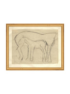 Croquis original dessiné à la main au crayon, représentant un poulain, sur papier mat. Moment entre une mère et son poulain.