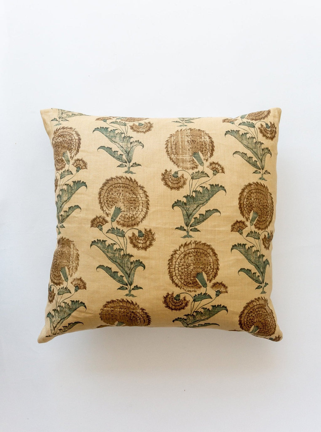 Coussin Leona à motif floral sur base en chanvre