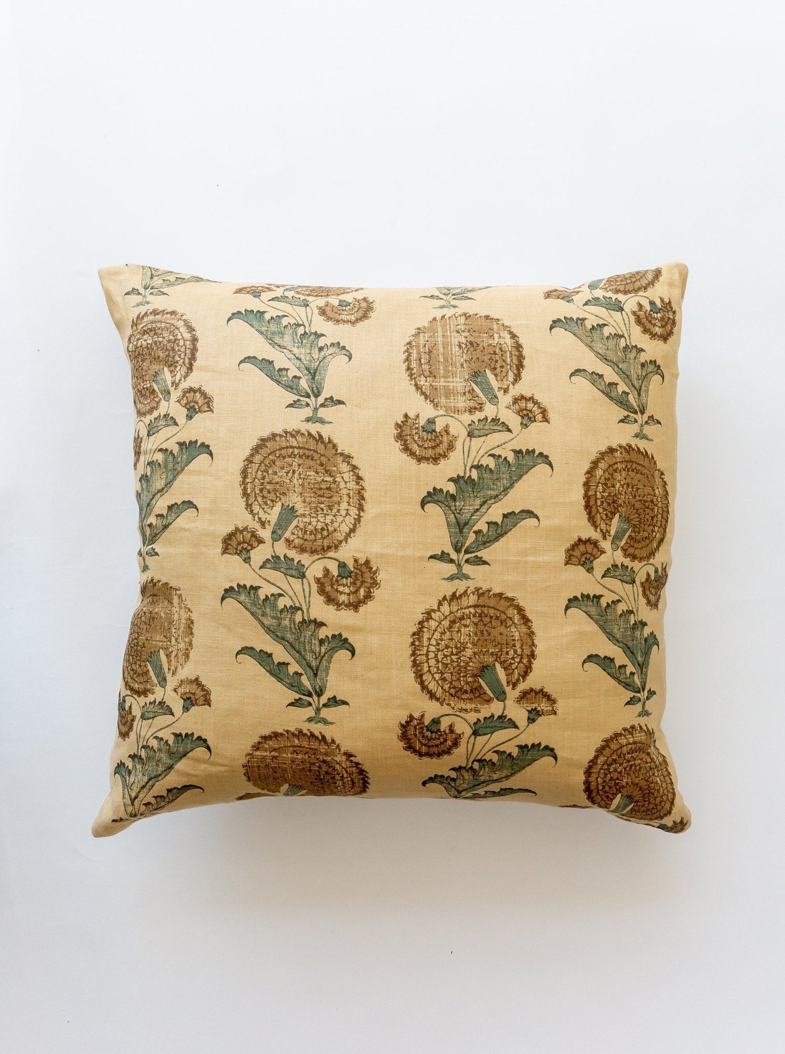 Coussin Leona à motif floral sur base en chanvre