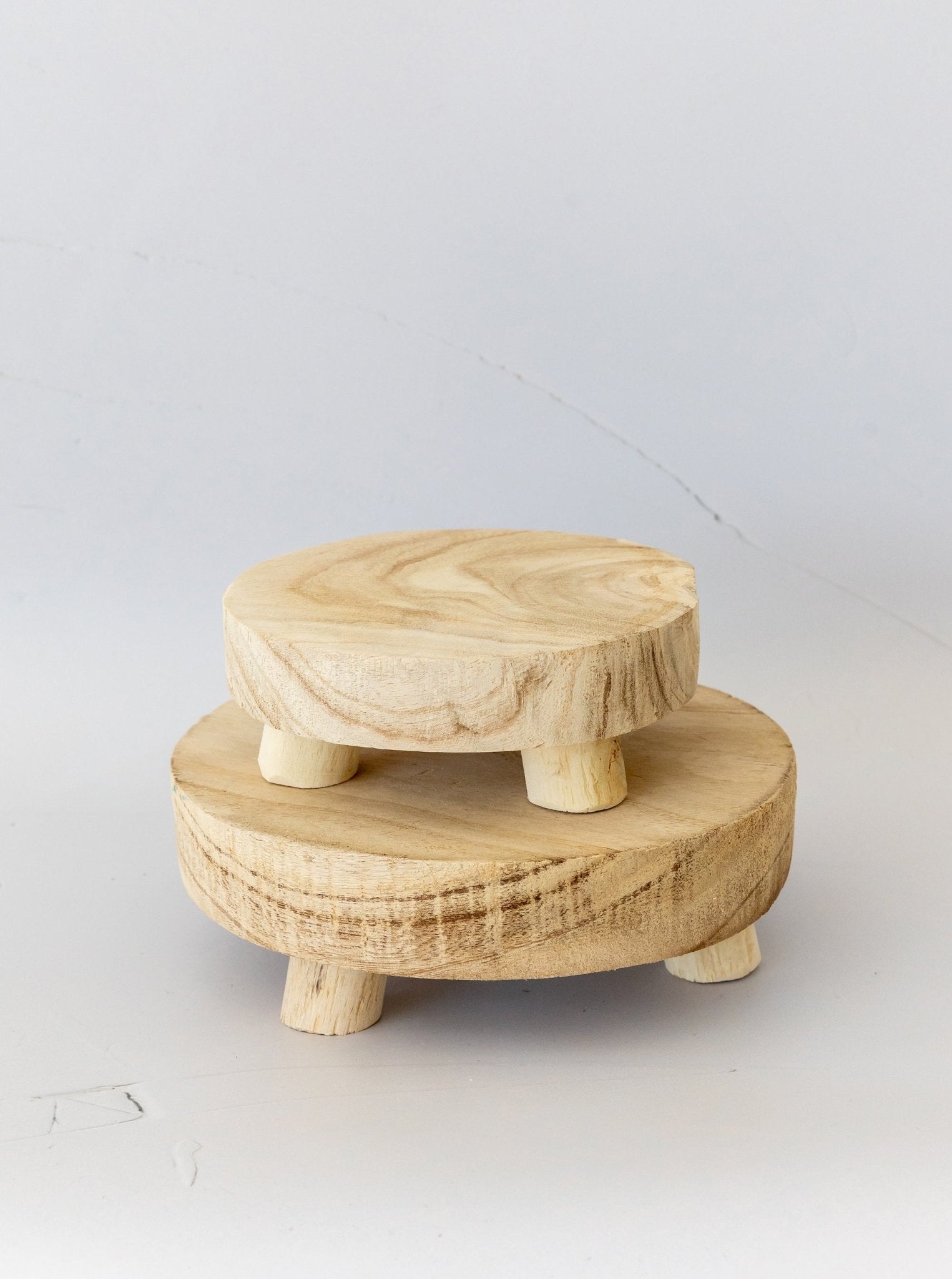 Socle en bois clair