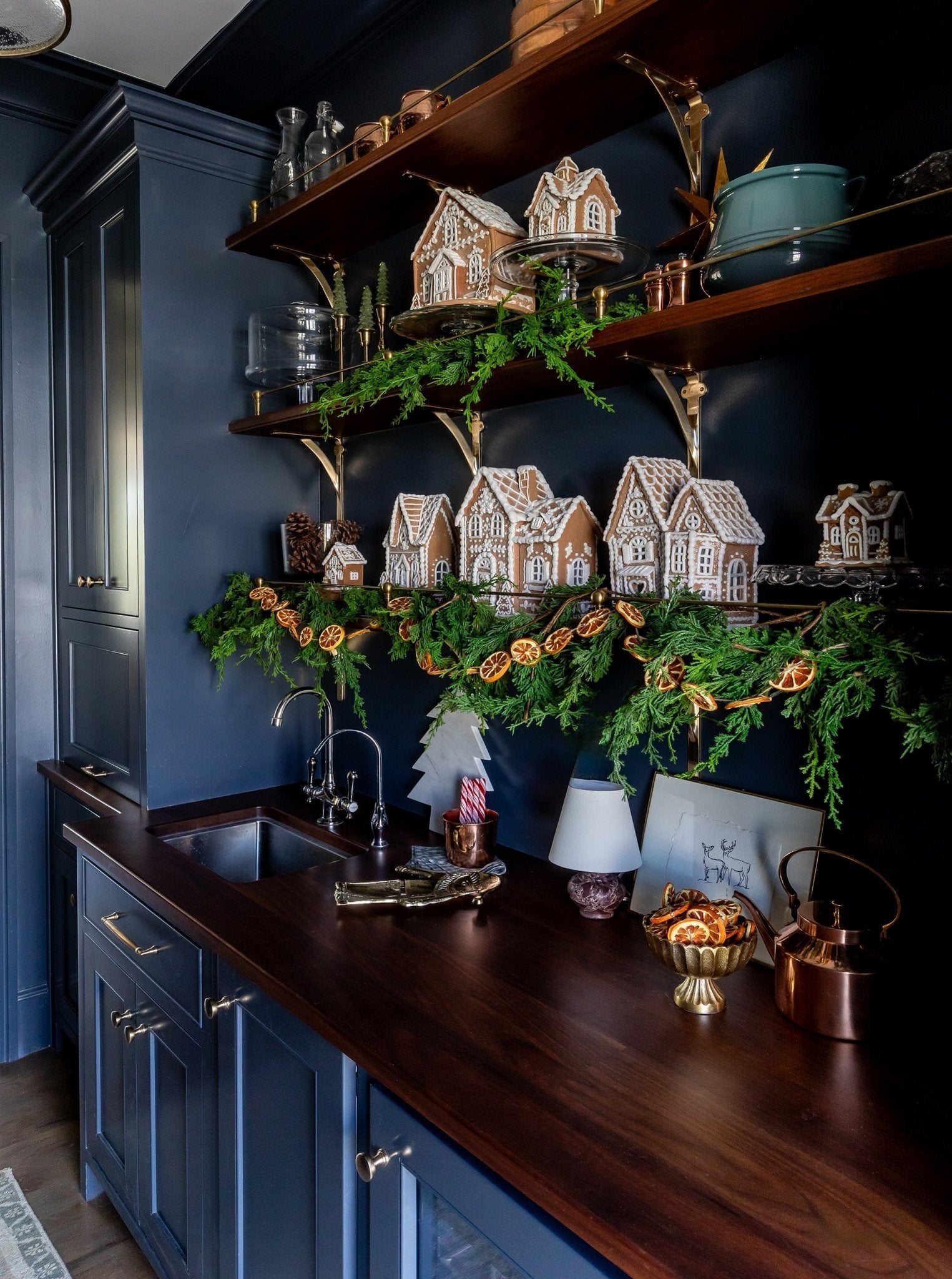 Collection de maisons en pain d'épice illuminées