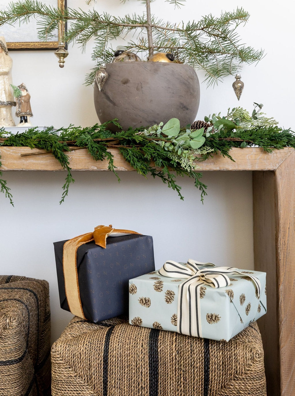 Papier d'emballage pomme de pin