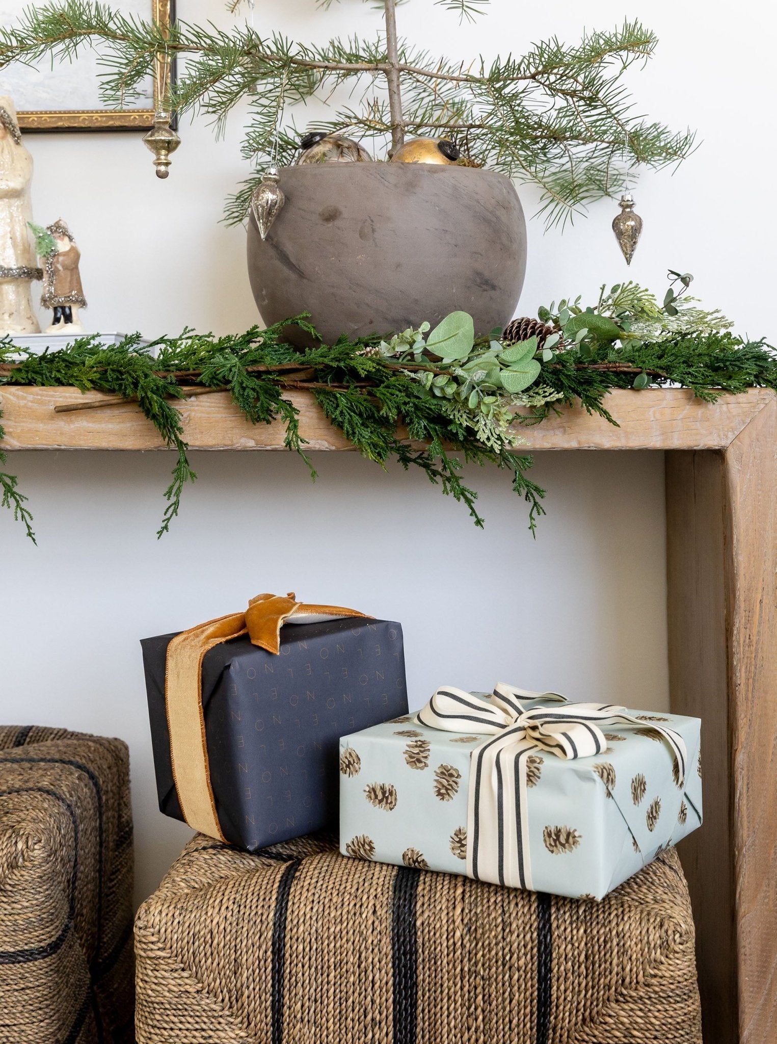 Papier d'emballage pomme de pin