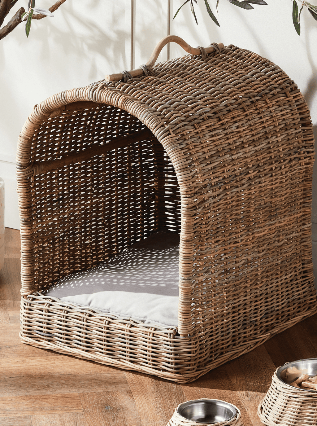 Lit pour animaux de compagnie avec auvent en rotin