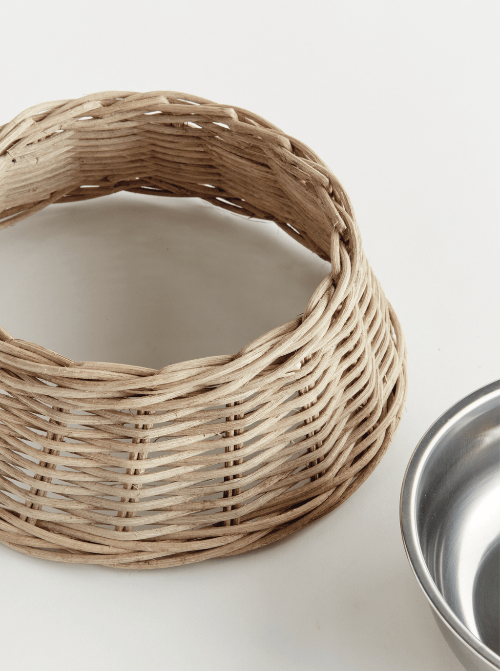 Gamelle pour animaux en rotin