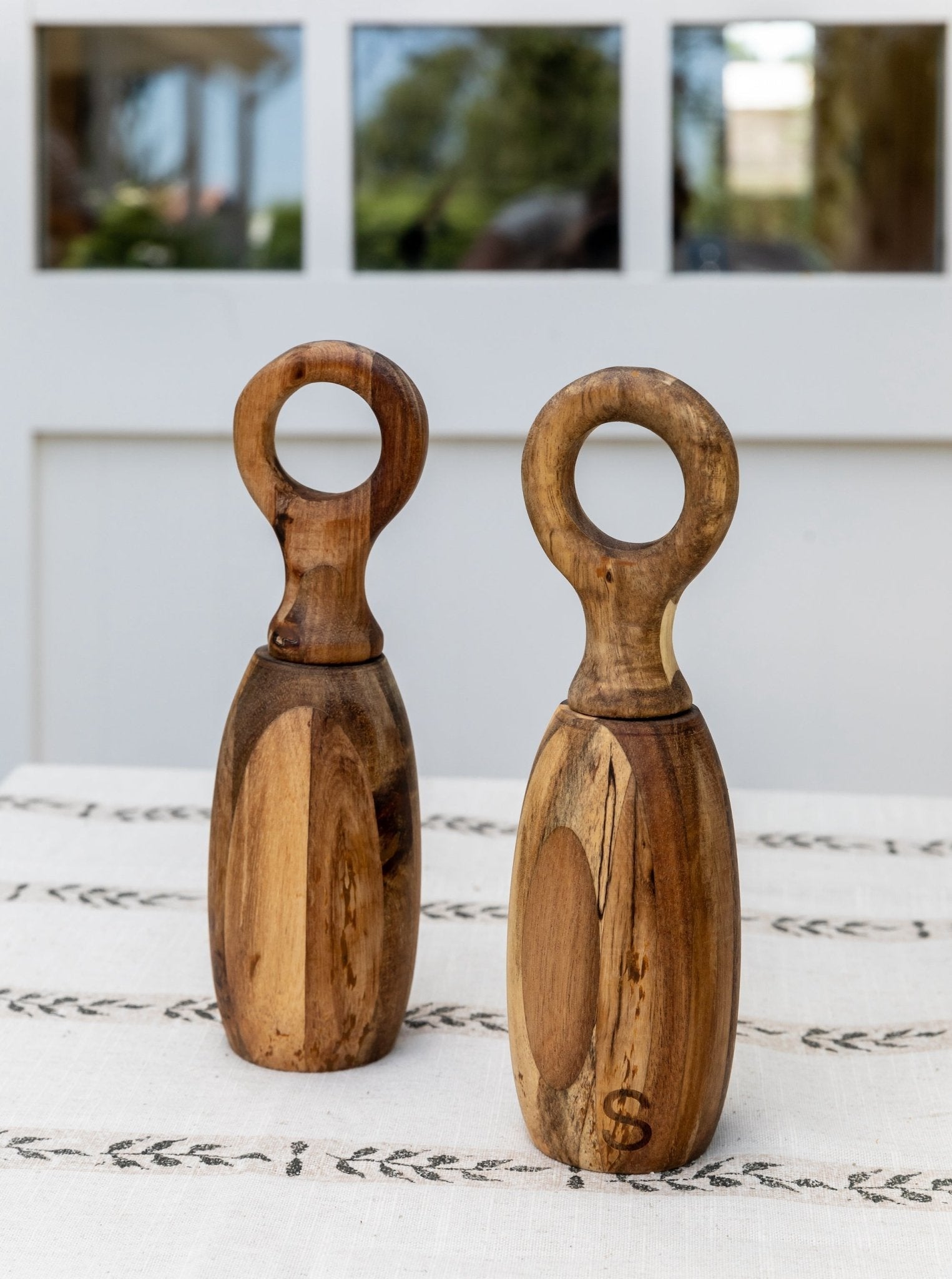 Ensemble moulin à sel et à poivre à anneau