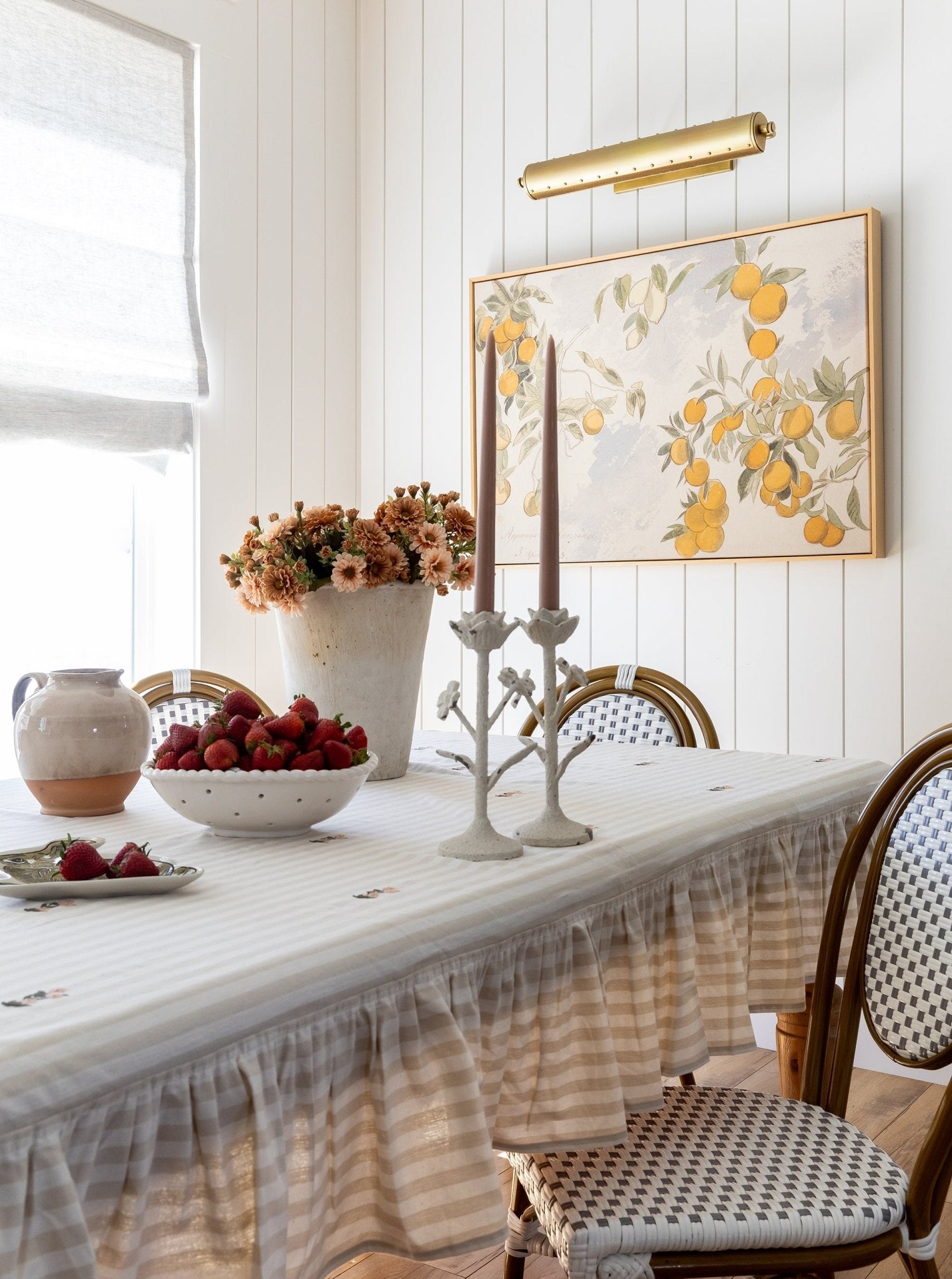 Nappe à rayures volantées