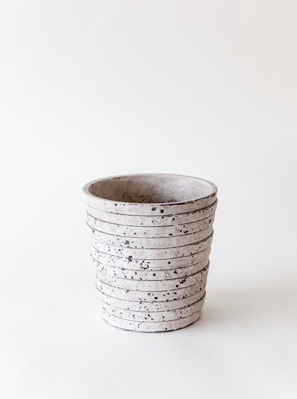 Pot en pierre rayée