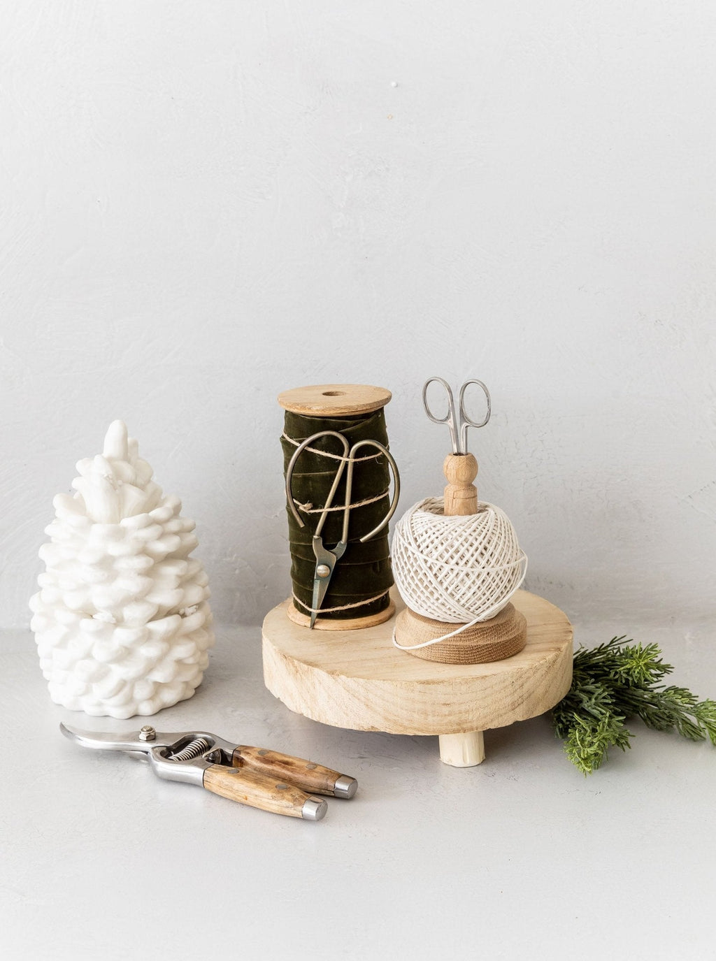 Ruban de velours et ciseaux