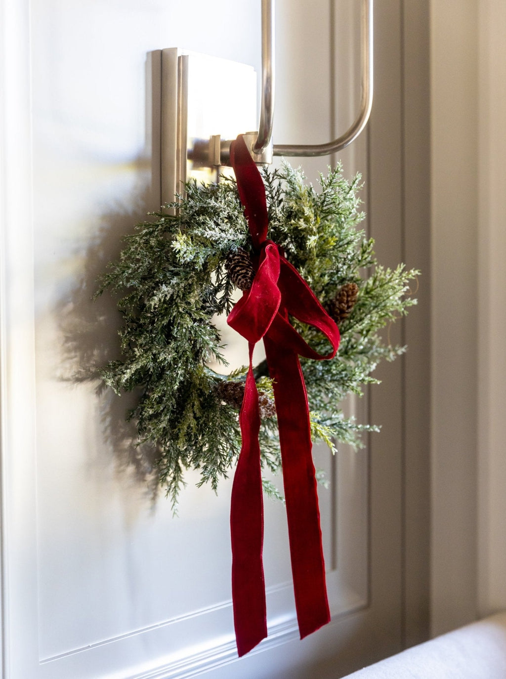 Ruban de velours et ciseaux