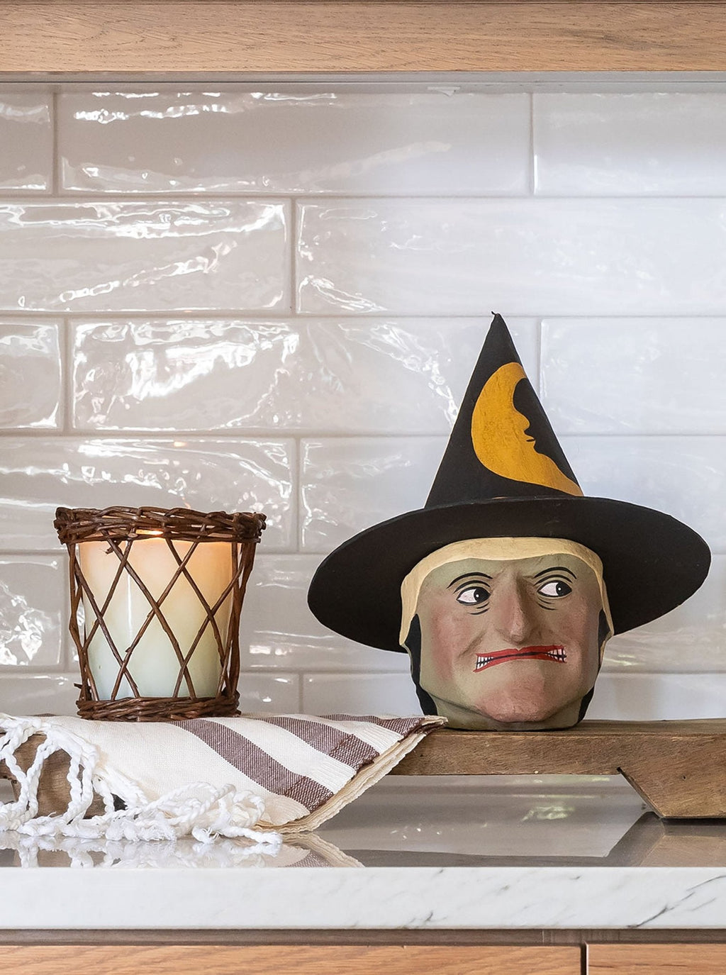 Seau de bonbons de sorcière